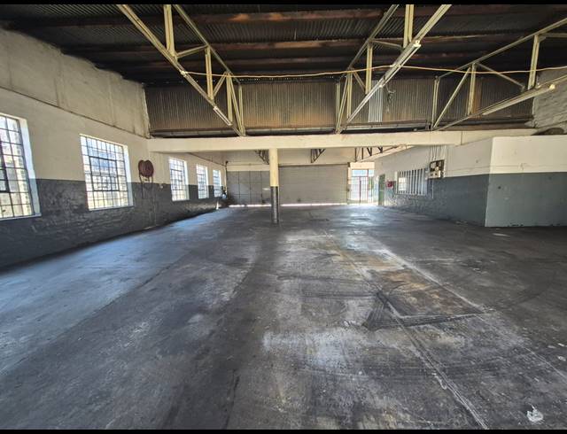 495M² WAREHOUSE TO LET IN KRUGERSDORP CENTRAL